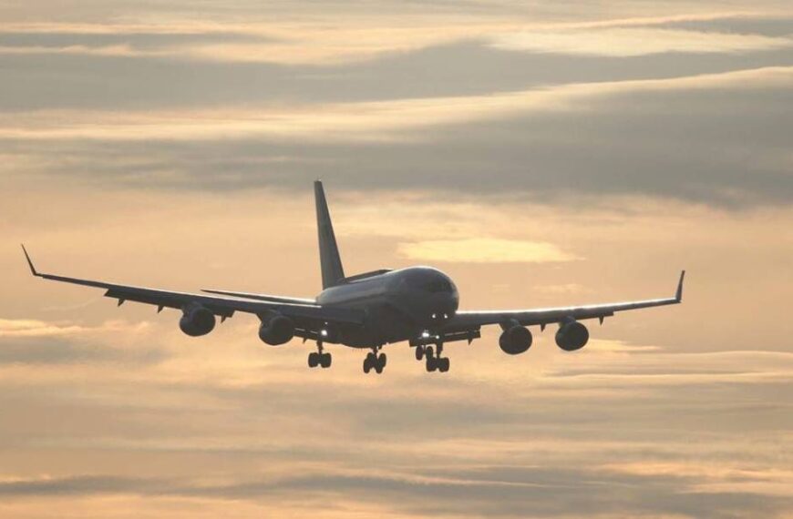 Росії зник зв’язок з пасажирським Ан-24: на місці виявили палаючі уламки