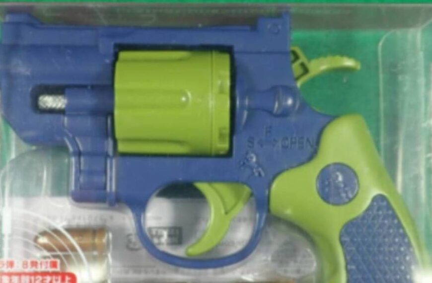 Стріляють бойовими кулями: Японія відкликає тисячі іграшкових пістолетів, завезених з Китаю