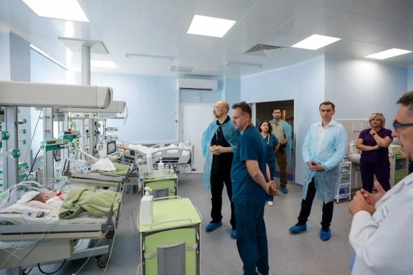Маленьких пацієнтів дитячої лікарні “Охматдит” перевели після ракетного обстрілу – Шмигаль