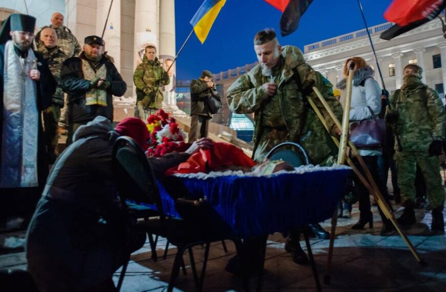 Треба відходити від “совка”, – доброволець про застарілу культуру поховання військових