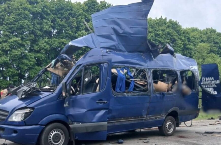 Росія поширює дезінформацію про смертельний удар по автобусу в Білопіллі: як відреагували в ЦПД