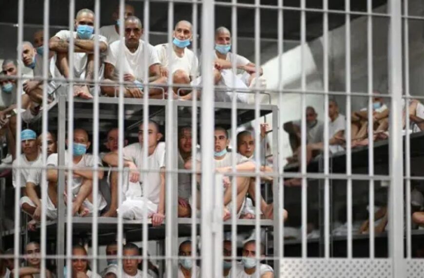 Сальвадор предложил принимать у себя преступников из США. Кто еще отдает тюрьмы на аутсорс?