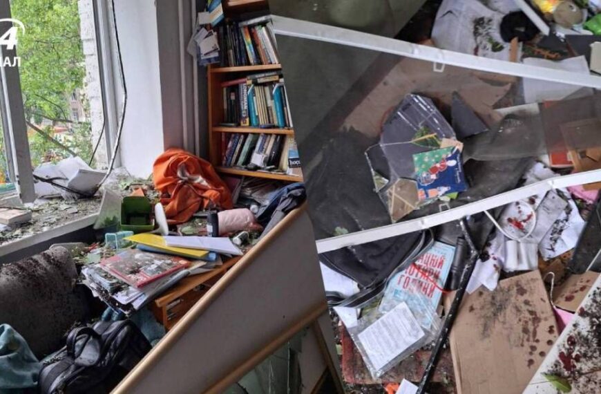 Російський обстріл Києва пошкодив квартиру журналістки hromadske – фото