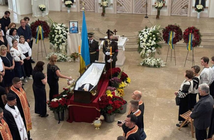 У Львові прощаються із народним депутатом Ярославом Рущишиним, який загинув у ДТП