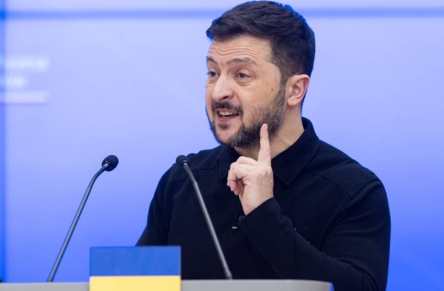 Зеленський прибув у Францію і незабаром зустрінеться з Макроном, – ЗМІ