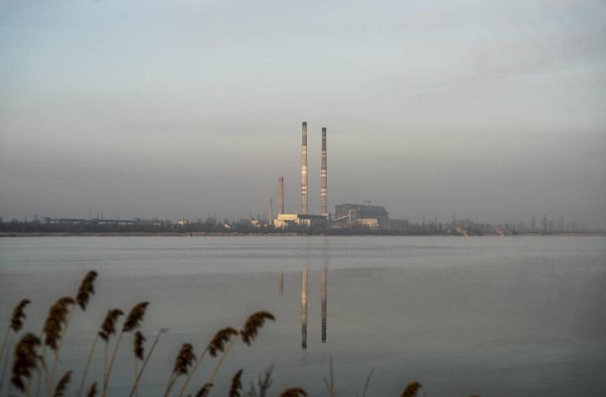 Росіяни перебили єдиний міст: як люди виживають у найбільш постраждалому районі Херсона