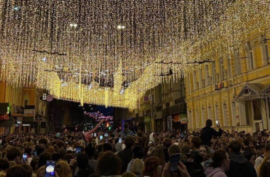 Вперше з початку повномасштабної війни: у Харкові увімкнули “зоряне небо” на День міста