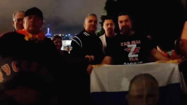 Скандал на Australian Open: отец Джоковича пропустил матч сына в полуфинале из-за фото с символом «Z»