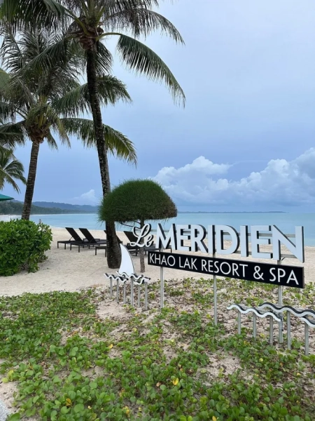 Le Meridien Khao Lak Resort & Spa