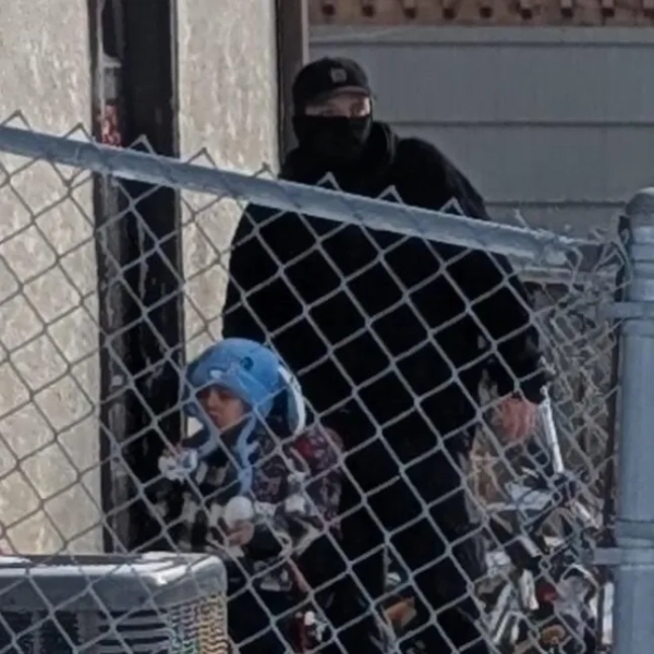 П'ятирічного хлопчика Ліама Конехо Рамоса затримала поліція ІСМ після дошкільного віку.