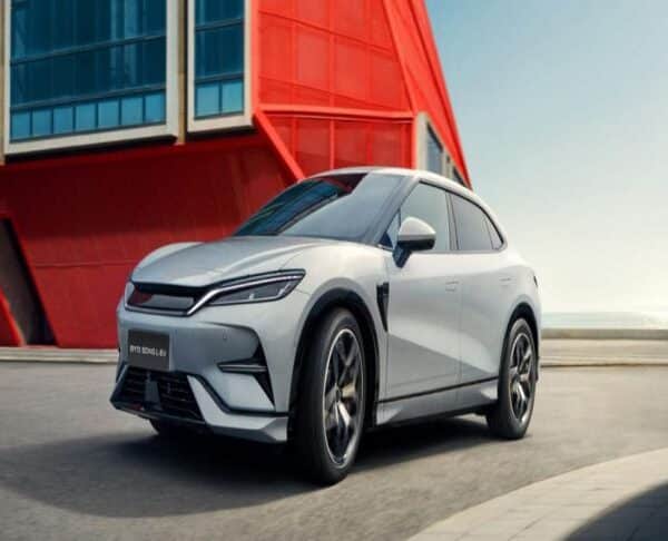 BYD Song L та Geely Galaxy L7: порівняли гібридні установки та нові опції 2024–2025