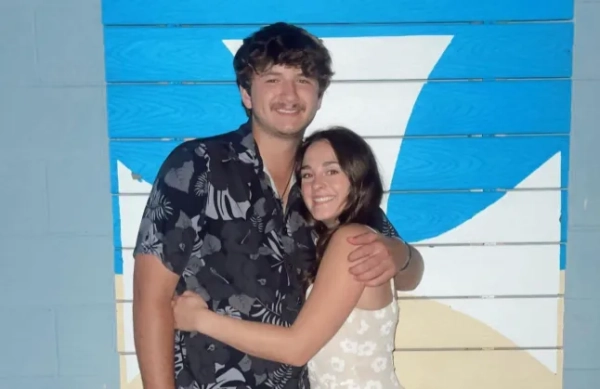 Студентка Університету Айдахо, вбита Ксана Кернодл, з Ітаном Чапіном на своїй сторінці в Instagram.