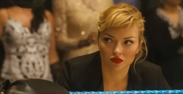 Мерчандайзинг заборонено. Тільки для редакційного використання. Використання обкладинки книги заборонено. Обов'язкове посилання: Фото Еверетта/Shutterstock (15132013l) КОРОЛЕВА ПЕРСНЯ, Франческа Іствуд, у ролі Мей Янг, 2024. ? Sumerian Pictures / Надано колекцією Еверетта Королева персня - 2024