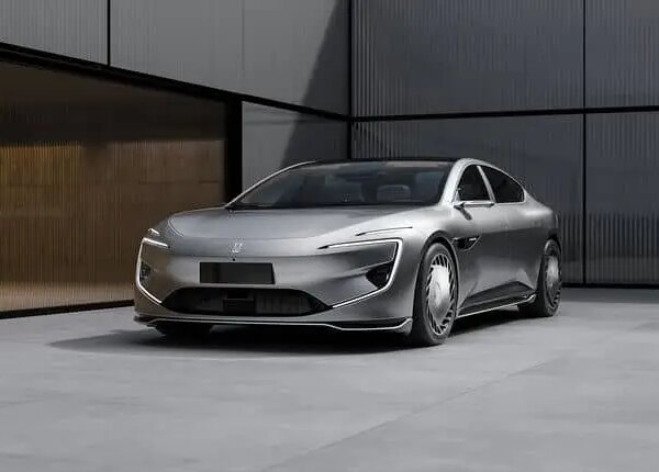 Електрокари-суперники: що пропонує Avatr 012, а що – Zeekr 001