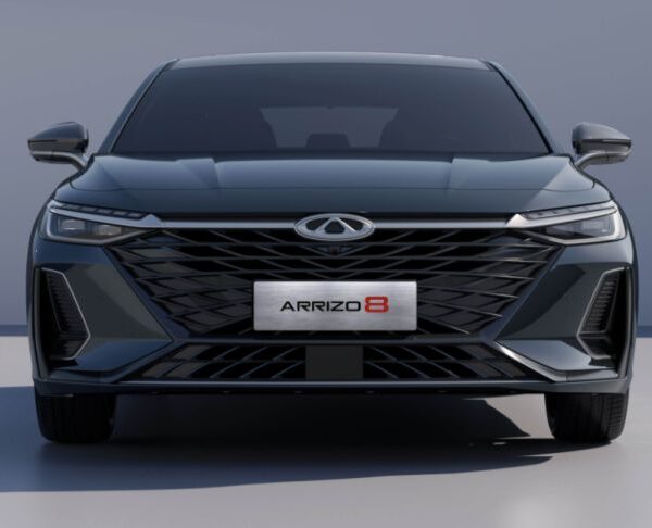 Chery Arrizo 8 2024 та Geely Emgrand 202: порівнюємо розміри, оснащення та витрату