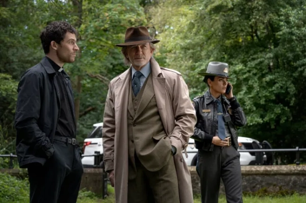 Розбудіть мерця: Таємниця наздогнати ножі. (Зліва направо) Джош О???Коннор, Деніел Крейг та Міла Куніс у фільмі «Розбудьте мерця: Таємниця наздогнати ножі». Автор: Джон Вілсон/Netflix ?? 2025