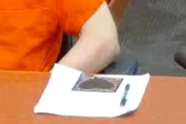 Під час винесення вироку у Браяна Кохбергера перед ним намальовано дивне чорне серце.