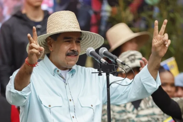 КАРАКАС, ВЕНЕСУЕЛА - 10 ГРУДНЯ: Президент Ніколь Мадуро звертається до своїх прихильників під час мітингу з нагоди річниці битви при Санта-Інес у 19 столітті в Каракасі, Венесуела, 10 грудня 2025 року. (Фото Педро Рансеса Маттея/Anadolu via Getty Images)