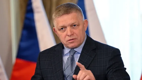 Прем’єр-міністр Словаччини Роберт Фіцо на прес-конференції з прем’єр-міністром Чехії Андреєм Бабішем (без фото) у Братиславі, Словаччина, 8 січня 2026 р. REUTERS/Radovan Stoklasa