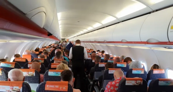 Пасажири сиділи на борту рейсу easyJet