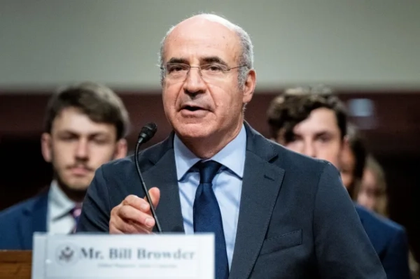 Обов'язкове посилання: Фото Майкла Брохштейна/SOPA Images/Shutterstock (14014174f) Білл Браудер, керівник Глобальної кампанії за правосуддя Магнітського, генеральний директор і співзасновник Hermitage Capital Management, виступає на слуханнях Комісії з безпеки та співробітництва в Європі в Капітолії США. Білл Браудер на слуханнях Комісії з безпеки та співробітництва в Європі у Вашингтоні, США - 18 липня 2023 року