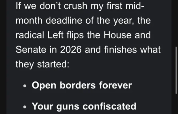 Дональд Трамп надсилає дивний електронний лист своїм прихильникам, в якому він пише, що «сам і в темряві»