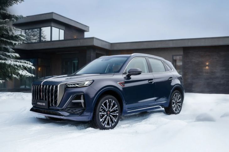 Hongqi HS5 2025 та Exeed LX 2024: у кого сидіння тримають спину&hellip;