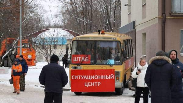 Бєлгород: Повернення бумерангом – прорвало труби, з них черпатимуть воду.