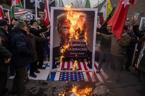 Трамп відповів на погрозу верховного лідера Ірану про війну: «Ми дізнаємося, чи…