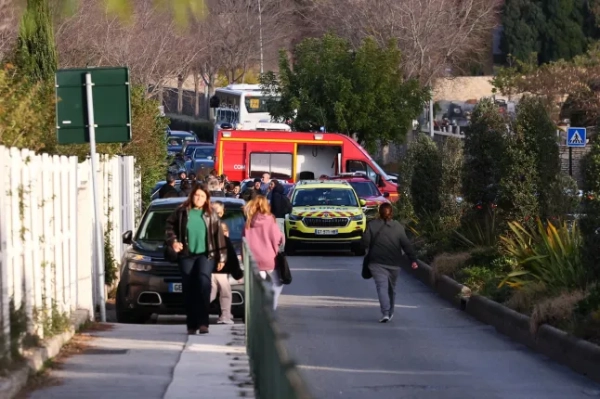 Вчитель бореться за життя після того, як учень «неодноразово отримав…