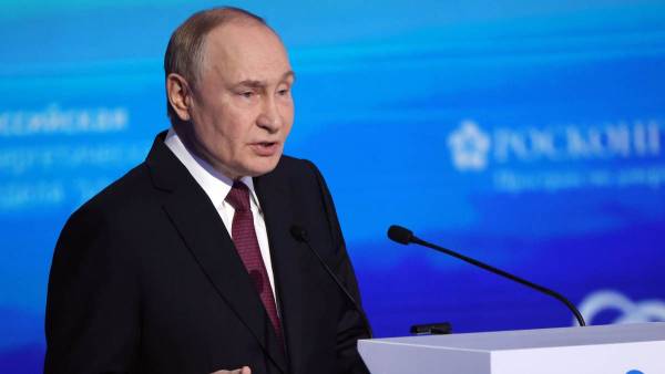 Колишній глава МЗС України заявив про можливість повалення системи Путіна.