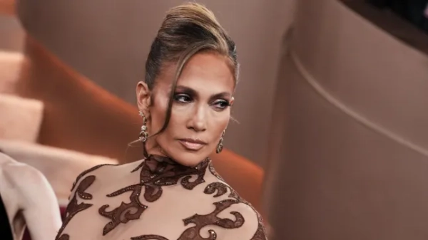 Дженніфер Лопес на 83-й церемонії вручення премії «Золотий глобус» у готелі «Беверлі Хілтон» у Беверлі-Гіллз, Лос-Анджелес, Каліфорнія, США. Дата фото: неділя, 11 січня 2026 року. Фото PA. Автор фото: Sthanlee Mirador/PA Wire