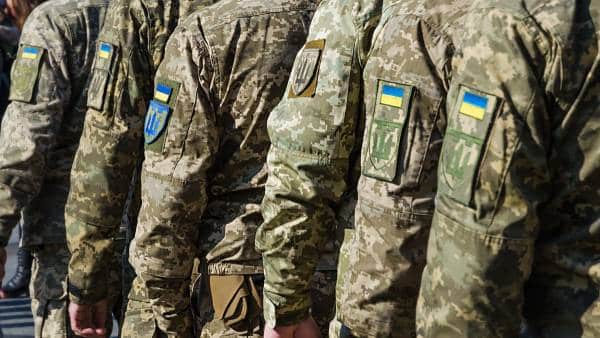 “Де 200 тис. грілок?”: антикорупціонерка роз’яснила питання щодо забезпечення Збройних Сил України грілками.