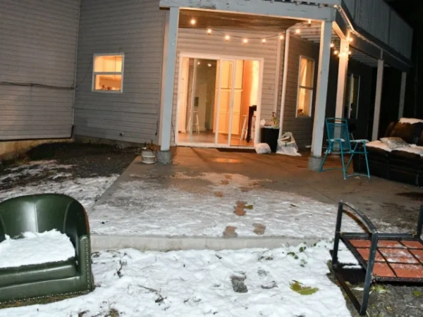 Фотографію з місця злочину, опубліковану поліцією штату Айдахо у вівторок, 20 січня 2026 року, на місці вбивства чотирьох студенток Університету Айдахо, 21-річної Кейлі Гонсалвес, 21-річної Медісон Моген, 20-річної Ксани Кернодл та 20-річного Ітана Чапіна, у листопаді 2022 року. Браян Крістофер Кохбергер наразі відбуває довічне ув'язнення після того, як визнав себе винним у вбивствах у липні 2025 року.