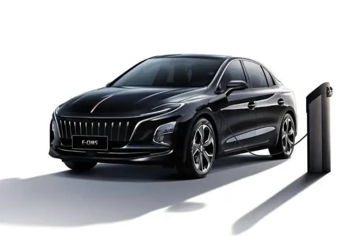 Комфорт та керованість: Hongqi E-QM5 з незалежною підвіскою проти GAC Aion S&hellip;