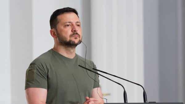 Зеленський: Відкриті до різних часових рамок для виборів та референдуму 15 травня.