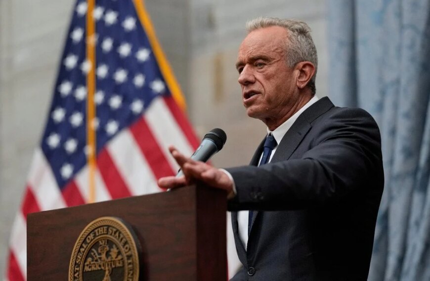 Очільник американського МОЗ: нюхав кокаїн з-під сидіння унітазу