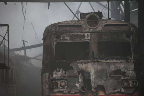 Залізничний локомотив на Сумщині знову під обстрілом.