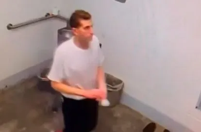 **ДЖИММІ ОК'Д ХАПИВ** Жахливі відео показують, як Браян Кохбергер походжає тюремною камерою - поліцейські кажуть, що він вигукував ім'я жертви під час убивств в Айдахо