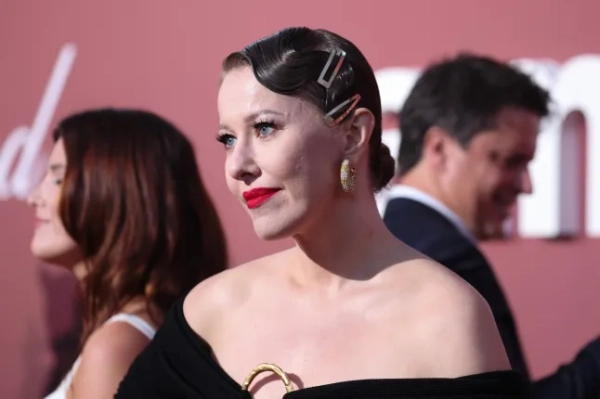 Хрещениця Путіна ризикує викликати його гнів, закликаючи припинити війну