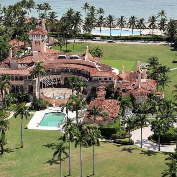 Чоловіка зі зброєю, що пробував вдертися в оселю Трампа, ліквідували&hellip;