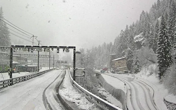 Зйомка з веб-камери станції Гоппенштайн сьогодні вранці