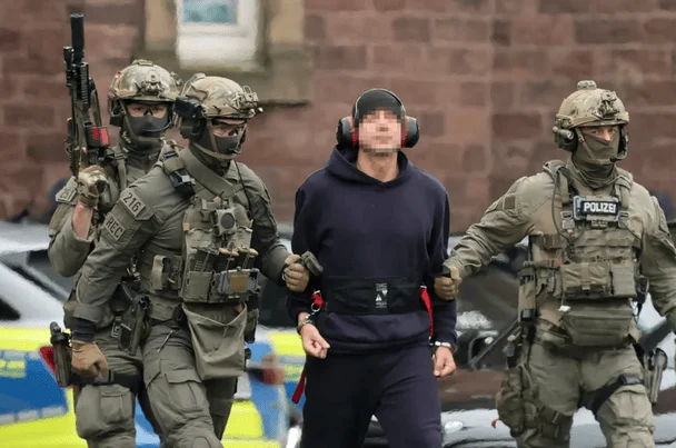 Ймовірний саботажник Сергій К. у Федеральному суді. / © EPA