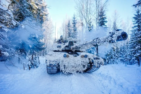 Як британські війська тренуються з НАТО в засніженій Естонії