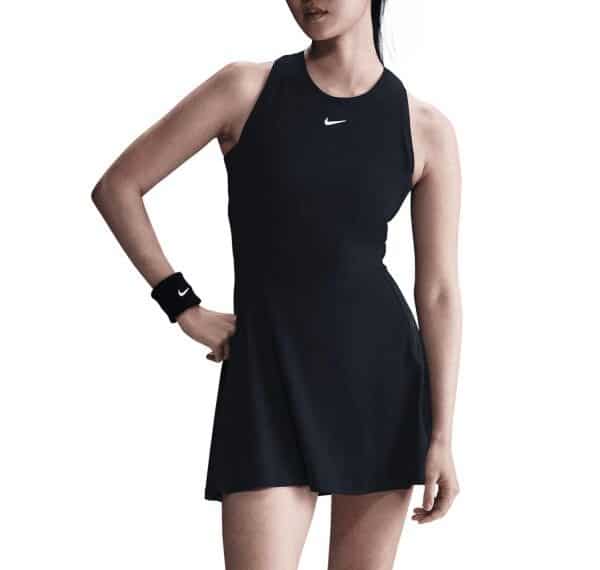 Як вибрати жіночий тенісний одяг від Nike?