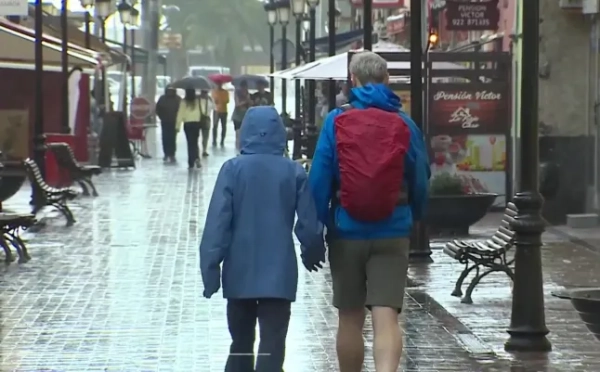 На Тенерифе оголошено надзвичайний стан через шторм «Тереза», що досягав швидкості 60 миль/год.