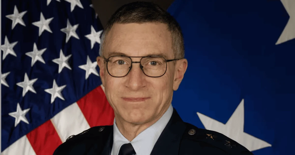 Генерал-майор Військово-повітряних сил США у відставці Вільям Маккасланд