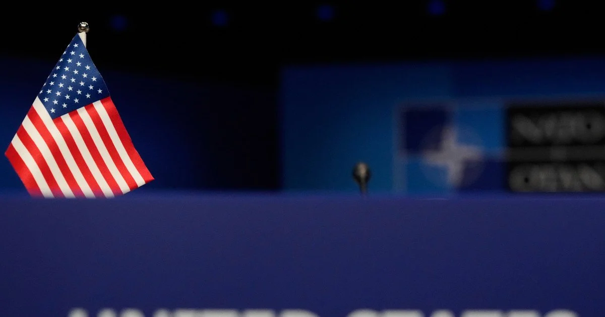 США і НАТО. США і НАТО.