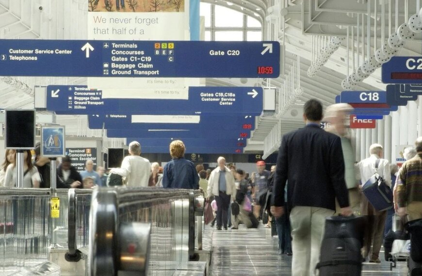 Аеропорт вводить дрес-код: пасажири обурені.