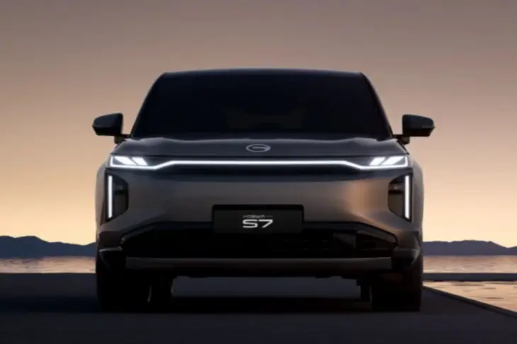 Британський шик китайською: новий гібрид GAC S7 вийшов на російський ринок